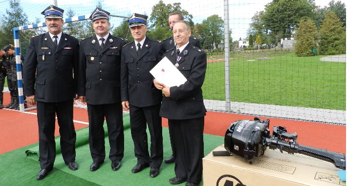 Strażacy odebrali sprzęt , aby ruszać „Ludziom na ratunek”
