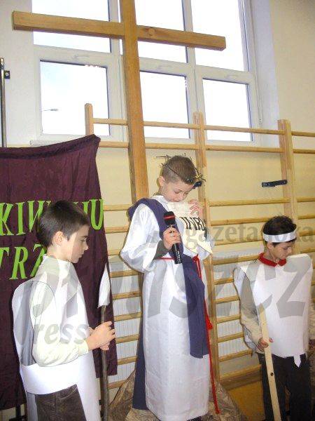 Misterium Męki Pańskiej wystawione przez dzieci