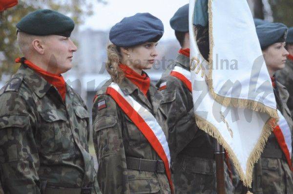 Wojskowa uroczystość w ZS 1 w Płońsku