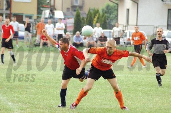 Liga okręgowa: w meczu wiosny Ostrovia lepsza od Błękitnych