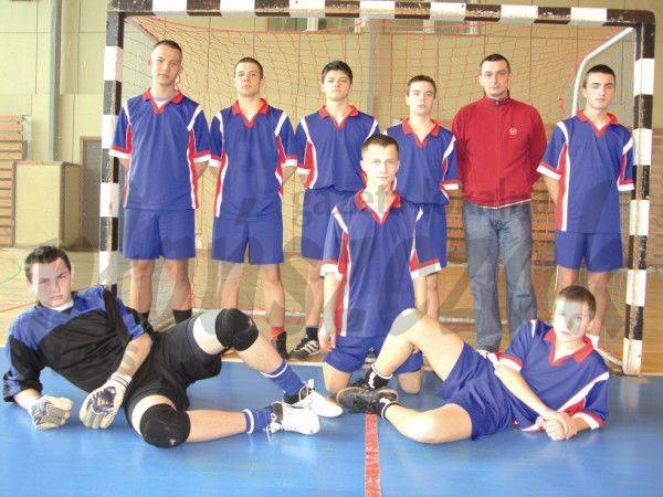 Piłka nożna - ze szkolnych aren