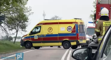 Ciężarówka w rowie na S61. Kierowca chciał uniknąć zderzenia ze zwierzyną