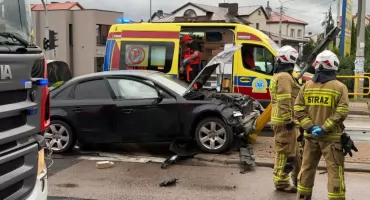 Uwaga! Wypadek na skrzyżowaniu w Piątnicy [FOTO]