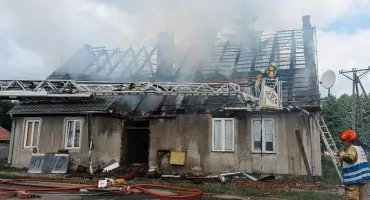 [WIDEO] Pożar domu. Osiem osób nie może wrócić do mieszkań