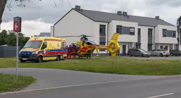 [WIDEO] Śmigłowiec LPR lądował przy „Dwójce”. Ratownicy ruszyli do ucznia