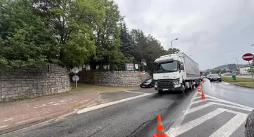 Uwaga kierowcy! Kolizja na skrzyżowaniu Sobieskiego i Miarki