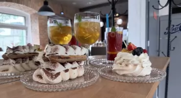 Kawiarnia Kryształowa w Hucie Julia to miejsce, w którym kawa smakuje lepiej