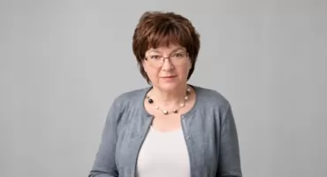 Stowarzyszenie lekarzy oskarża system szczepień na podstawie wielu badań, składu szczepionek, dawkowania i porównań międzynarodowych