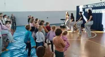 Muzyka i książka w duecie – niezwykły dzień w Szkole Podstawowej w Lesznie 