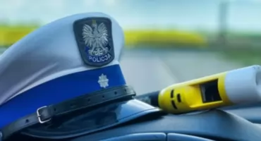 Pijany kierowca zakończył jazdę w rowie. Miał ponad 1,2 promila alkoholu
