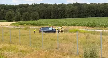 Dachowanie na S5. Kierująca BMW zasnęła podczas jazdy