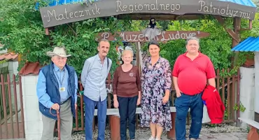 ADAMÓW. Tadeusz Śliwak, z wykształcenia metalurg. Z ołówkiem i szkicownikiem w plecaku