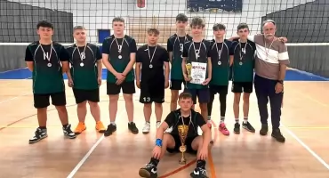 Srebrny medal PSP Niekłań na Wojewódzkich Igrzyskach Młodzieży Szkolnej w siatkówce!