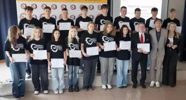 Europass dla mechaników i fotografów z Mechanika. Nabyli wiedzę teoretyczną i praktyczną