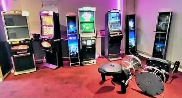 KOŃSKIE. Nie wiadomo czy grali, ale nielegalne automaty mundurowi zabrali