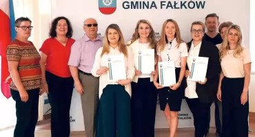 GMINA FAŁKÓW. Cztery nauczycielki z awansem zawodowym