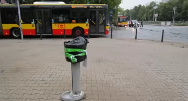 Komu to potrzebne na srodku chodnika?