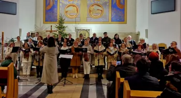 KOLĘDOWANIE Z APROBATĄ W PARAFII BLIZNE 