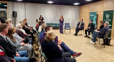 KSIĄŻKA MIĘDZY PUSZCZĄ A METROPOLIĄ