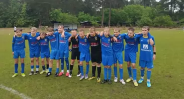 Awans zawodników RKS-u Radomsko do I ligi wojewódzkiej. Z pierwszego miejsca