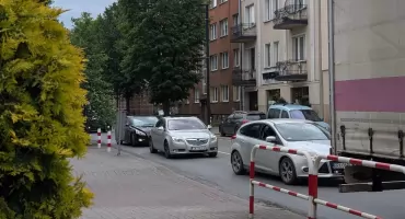 Radomszczańscy kierowcy jeżdżą na „bardzo późno zielone