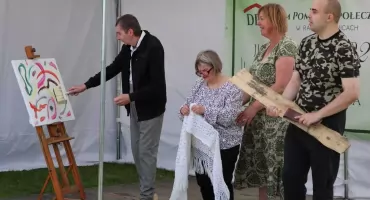 Jubileusz 100-lecia Domu Pomocy Społecznej w Radziechowicach Pierwszych. Były życzenia i prezenty