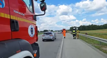 43-letnia kobieta kierująca Hondą wjechała w bariery energochłonne na autostradzie A1