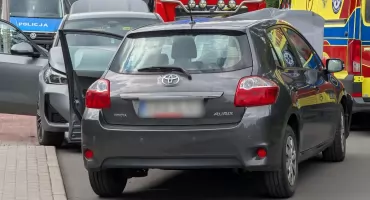 Uwaga! Wypadek na ulicy Armii Krajowej. Zderzyły się dwa samochody osobowe. 55-latka zasnęła za kierownicą
