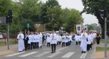 Setki parafian uczestniczyły w procesji Bożego Ciała. Uroczystości w Sanktuarium Miłosierdzia Bożego