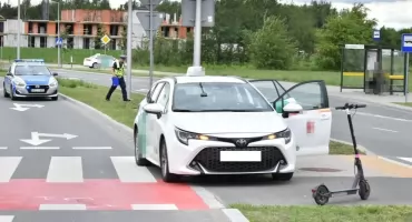 Wypadek na Armii Krajowej. Samochód zderzył się z hulajnogą elektryczną