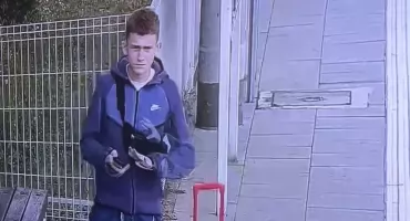    Wsiadł do pociągu na stacji w Chotyłowie i ślad po nim zaginął. Trwają poszukiwania 14-letniego Kacpra Dąbrowskiego