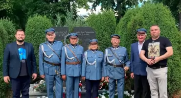 Warszawa stworzy Mur Pamięci. W Wołowie żyją potomkowie pomordowanych na Kresach