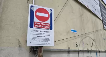Uwaga przy ZUS-ie w Siedlcach. Ten plac nie jest już parkingiem!