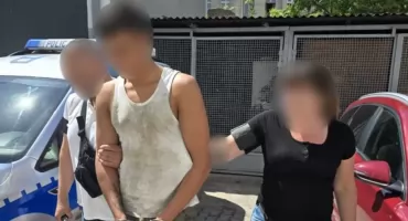 Pościg jak z filmu we Wrocławiu. 19-latek uciekał autem, pieszo i wpław przez Odrę