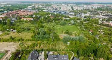 Wrocław powiększa tereny zielone. Miasto przejęło prawie 8 hektarów pod przyszły park przy Ołtaszyńskiej i Zwycięskiej