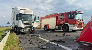 Tragiczny wypadek pod Toruniem. 41-latek wjechał w ciężarówkę