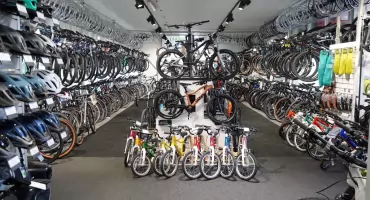 Nowe przepisy dla rowerzystów. Gdzie kupić kask dla dzieci w Toruniu?