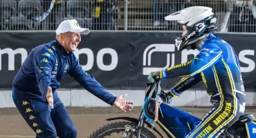 Triumfalny taniec Roberta Kościechy na połowinkach rundy w PGE Ekstralidze